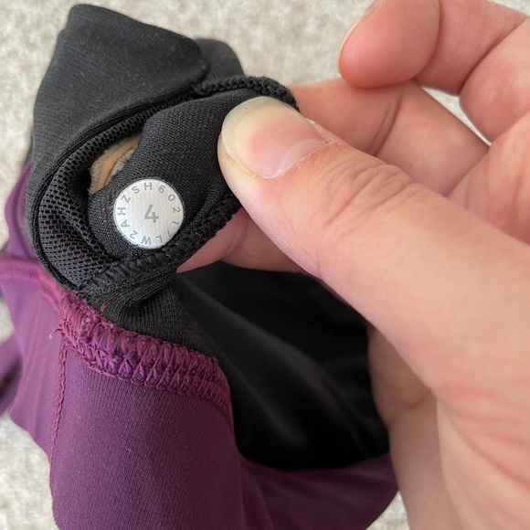 Lululemon Energy Bra Size 4 with padding - Picture 7 of 7